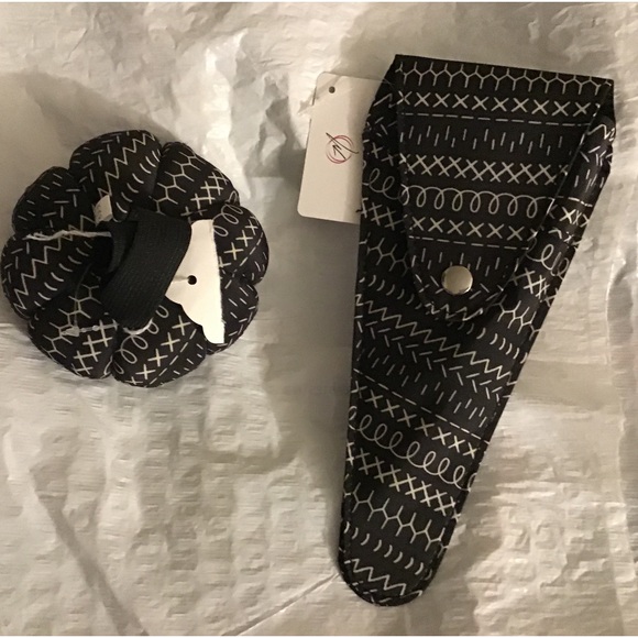 Pin Cushion Bundle - Picture 2 of 5